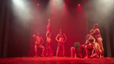 Gay International Nude on Stage - boyfriendtv.com
