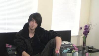 Emo gey xxx gay Hot shot bisexual fellow Tommy is new to - drtuber.com