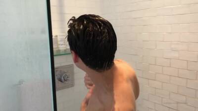 BJ in the shower - boyfriendtv.com
