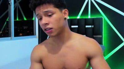 Gay Anal Webcam Solo with 19 years old Alex - drtuber.com