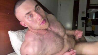 Hot gay with big muscles masturbates - drtuber.com