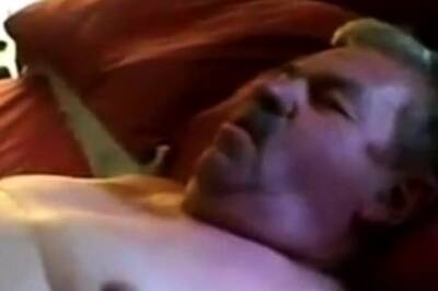 Gay mature older men sucking a nice small cock - nvdvid.com